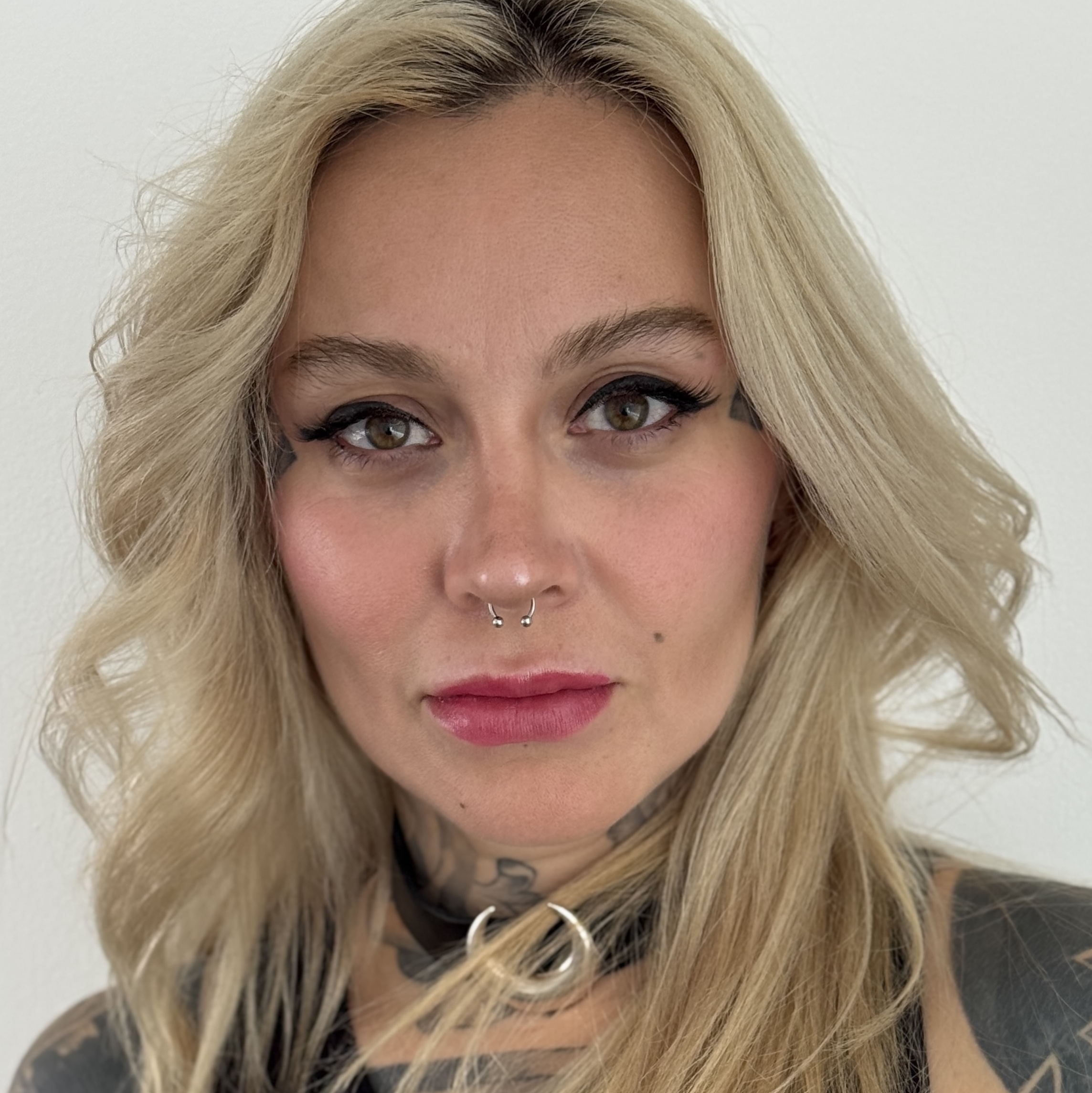 MARIEL HERRERA / TATOO ARTIST